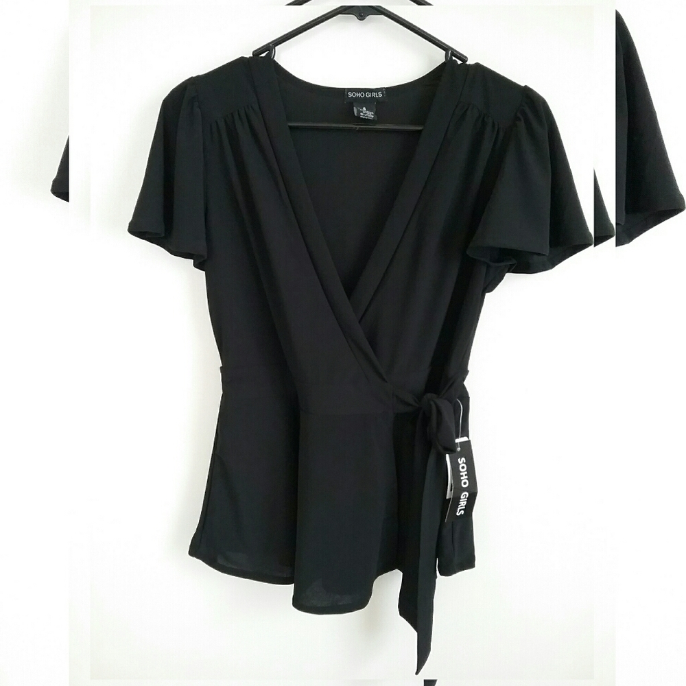 🎟 NWOT Cropped Open Front Black Blouse